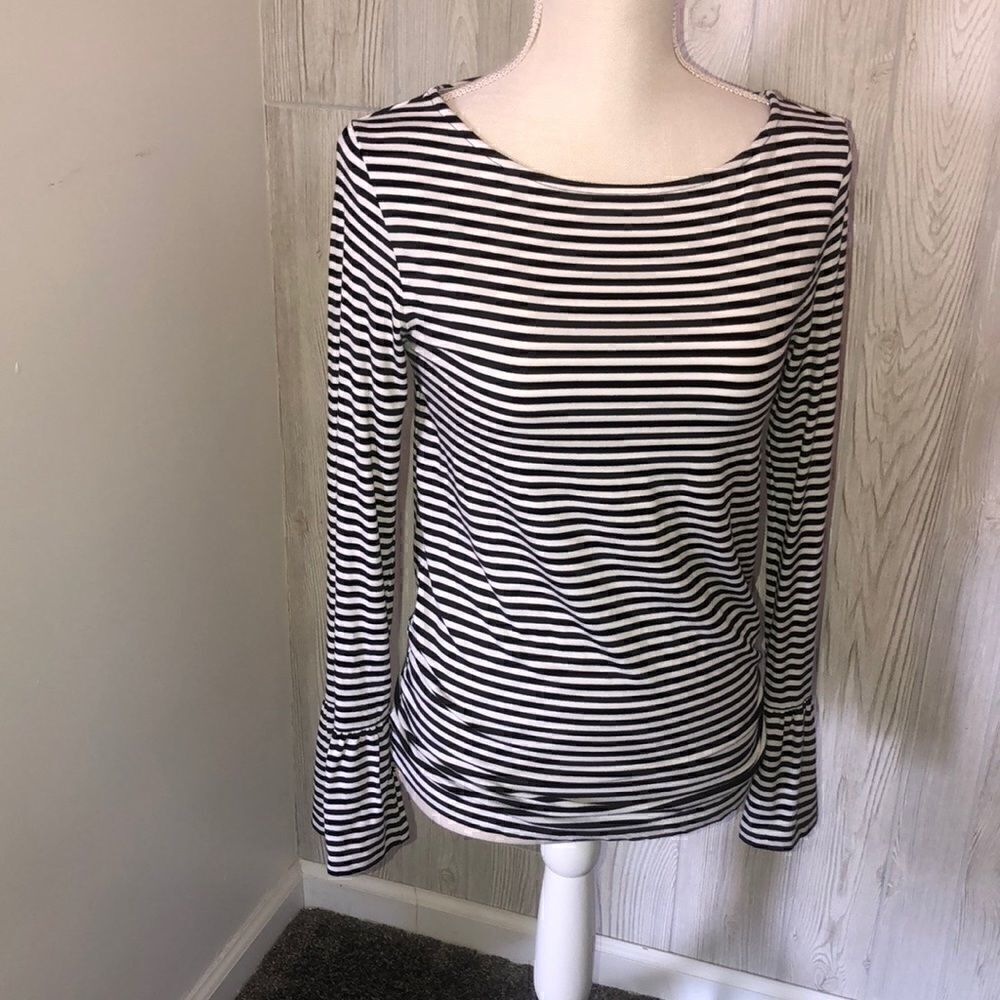 Holagen stiles long sleeve top
